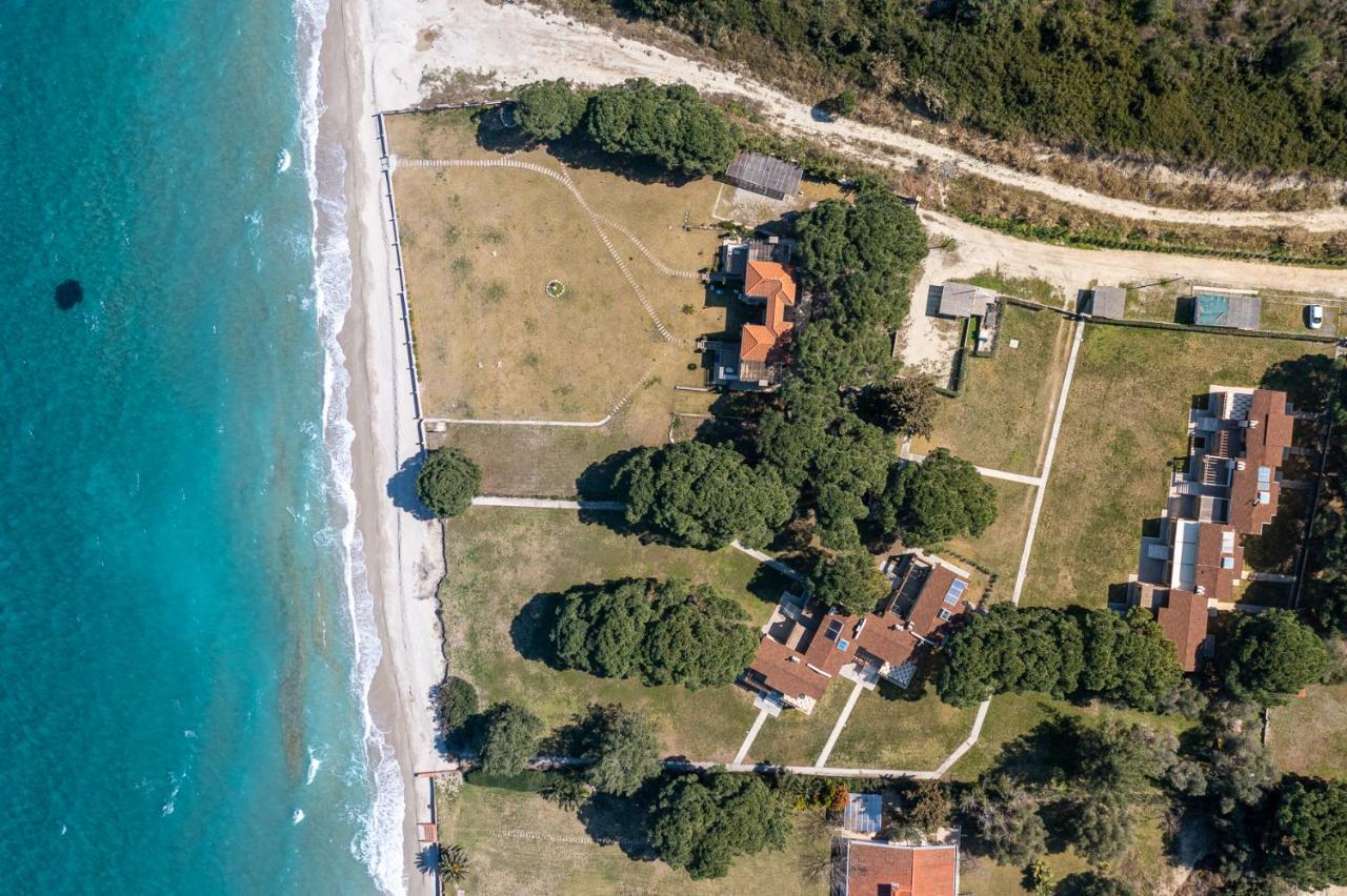 #Flh - Amalthia & Αthena Beachfront Houses In Pefkohori Buitenkant foto